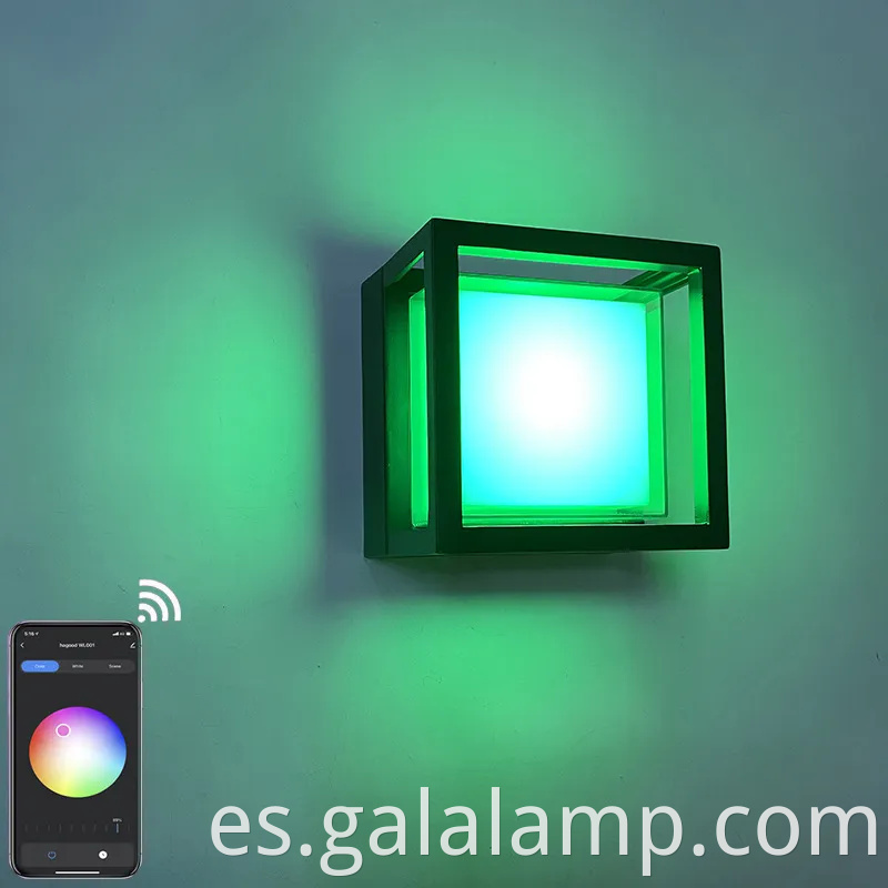 Luz de pared LED inteligente impermeable con control de aplicaciones Tuya para uso al aire libre